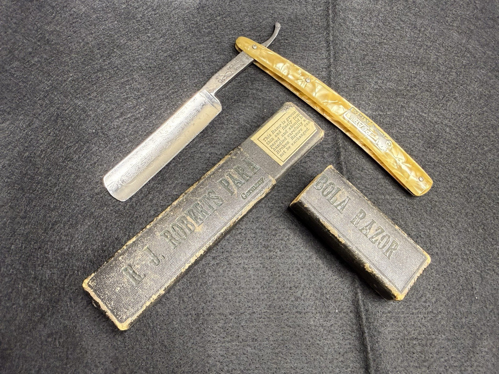 VTG. Pearl King Straight Razor Solingen Germany 11/16 Shave Ready Pearl Scales VTG. Pearl King Straight Razor Solingen Germany 11/16 Shave Ready Pearl Scales