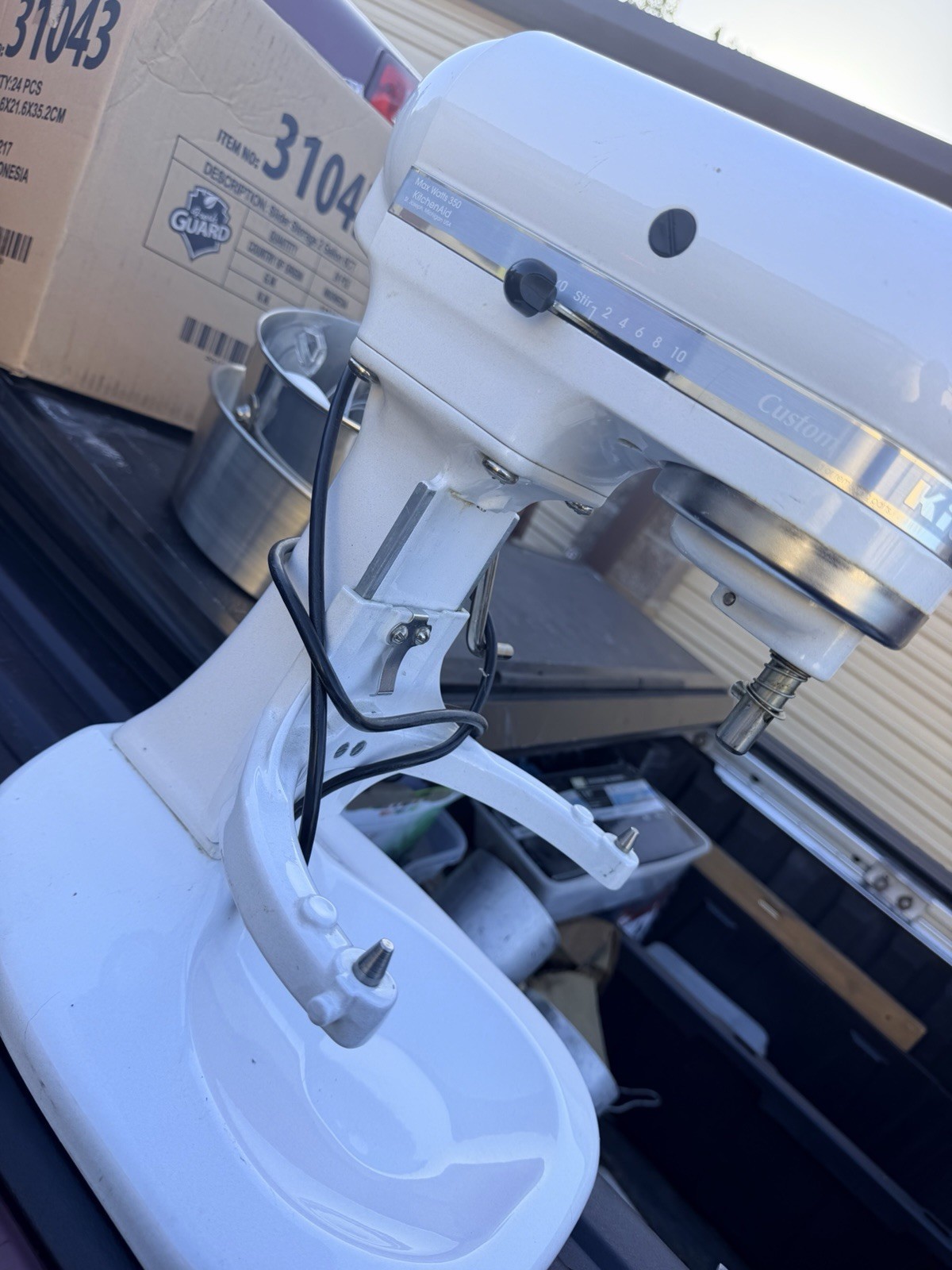 Vintage Custom White Diamond Collection, Kitchenaid Pristine Condition Vintage Custom White Diamond Collection, Kitchenaid Pristine Condition
