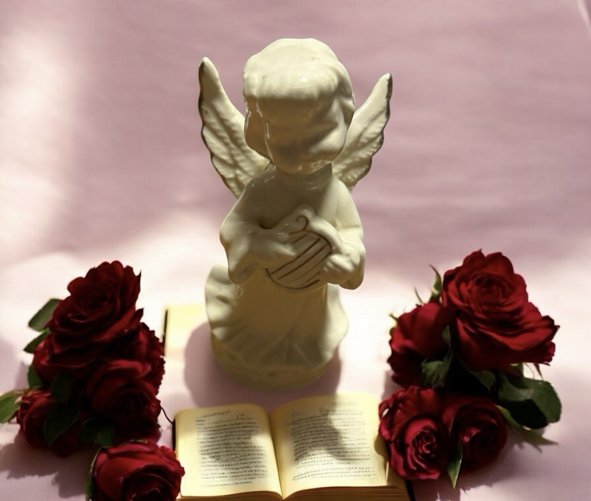 Vintage ~Beautiful Angel Figurine ~White With Gold Porcelain ~Home Decor