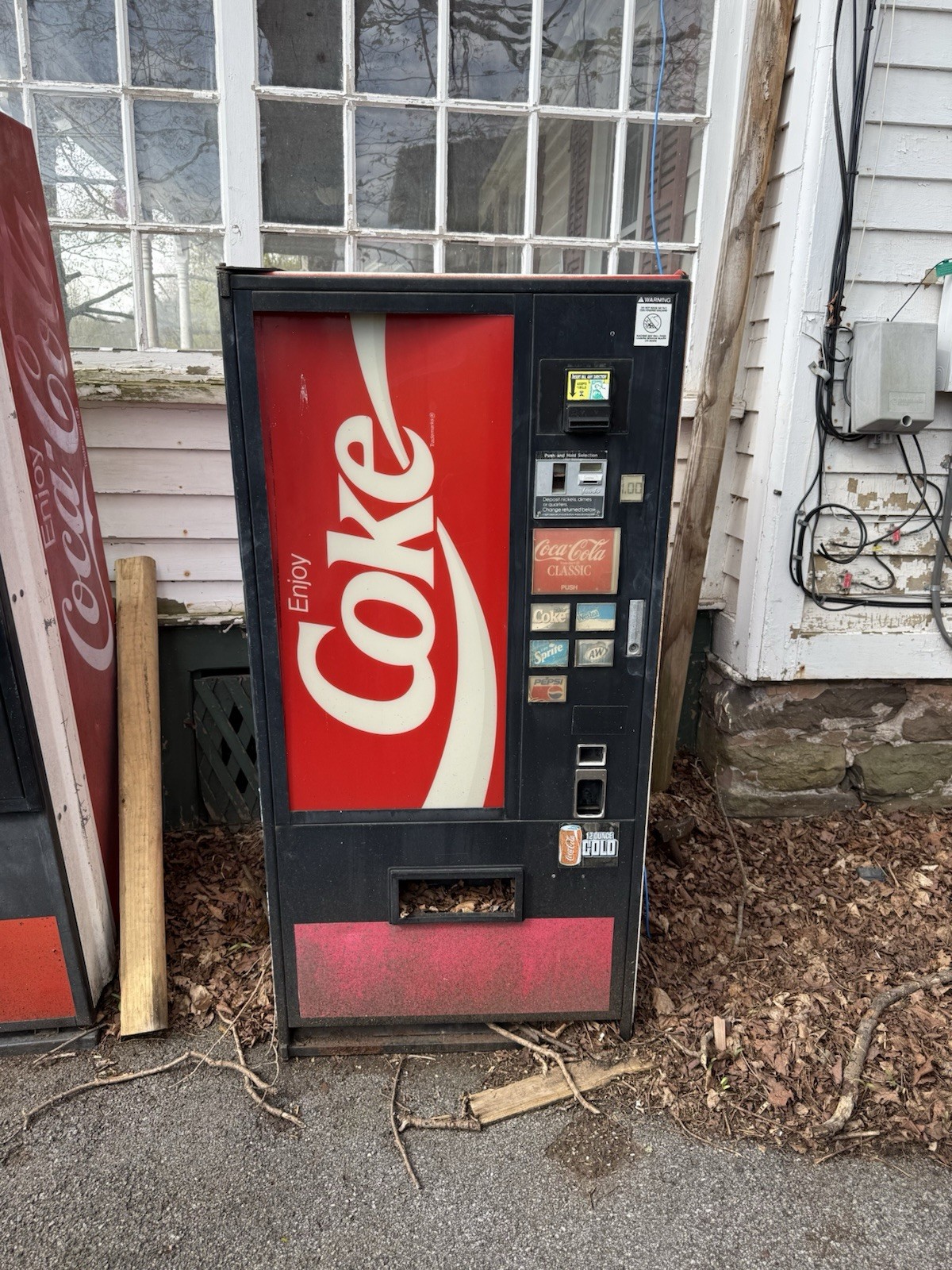 Dixie-Narco Soda Vending Machine & Bill Changer No Keys Must P/U Both