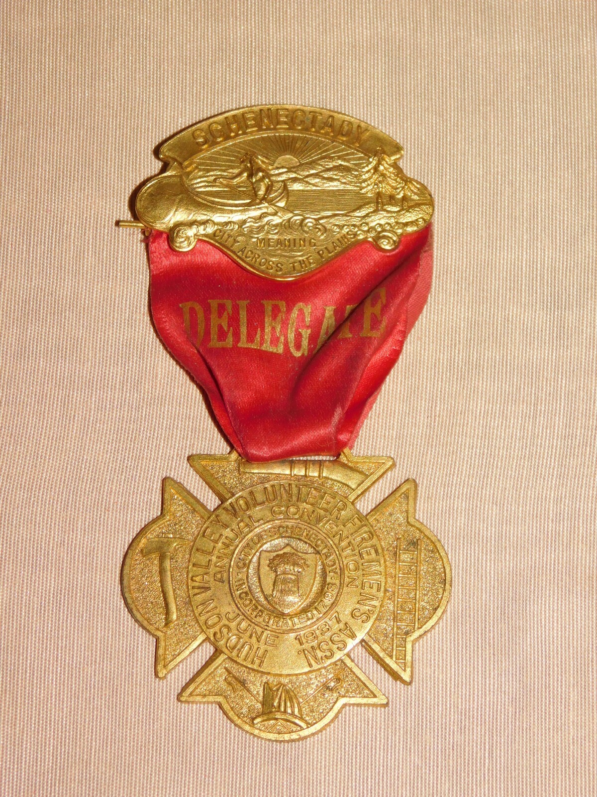 VINTAGE SCHENECTADY 1937 HUDSON VALLEY VOLUNTEER FIREMEN'S ASSN DELEGATE MEDAL 