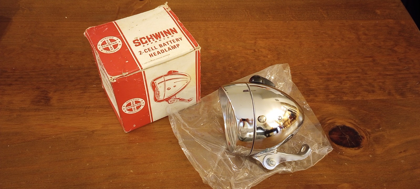 NOS Vintage Schwinn Stingray Krate Banana Seat Muscle Bike Two Cell Ball Light