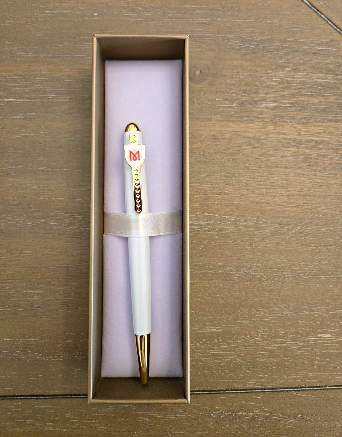 Montecristo Metal Ballpoint Pen White w/ Gold Trim, Black Ink, in Box Montecristo Metal Ballpoint Pen White w/ Gold Trim, Black Ink, in Box
