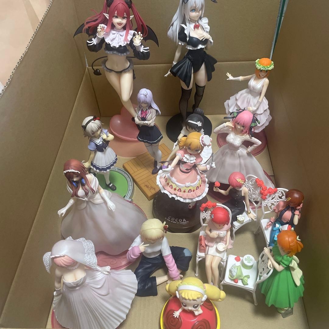 Collectible Anime Figure Lot 16 Pieces Preowned Visible Wear Authentic Japan