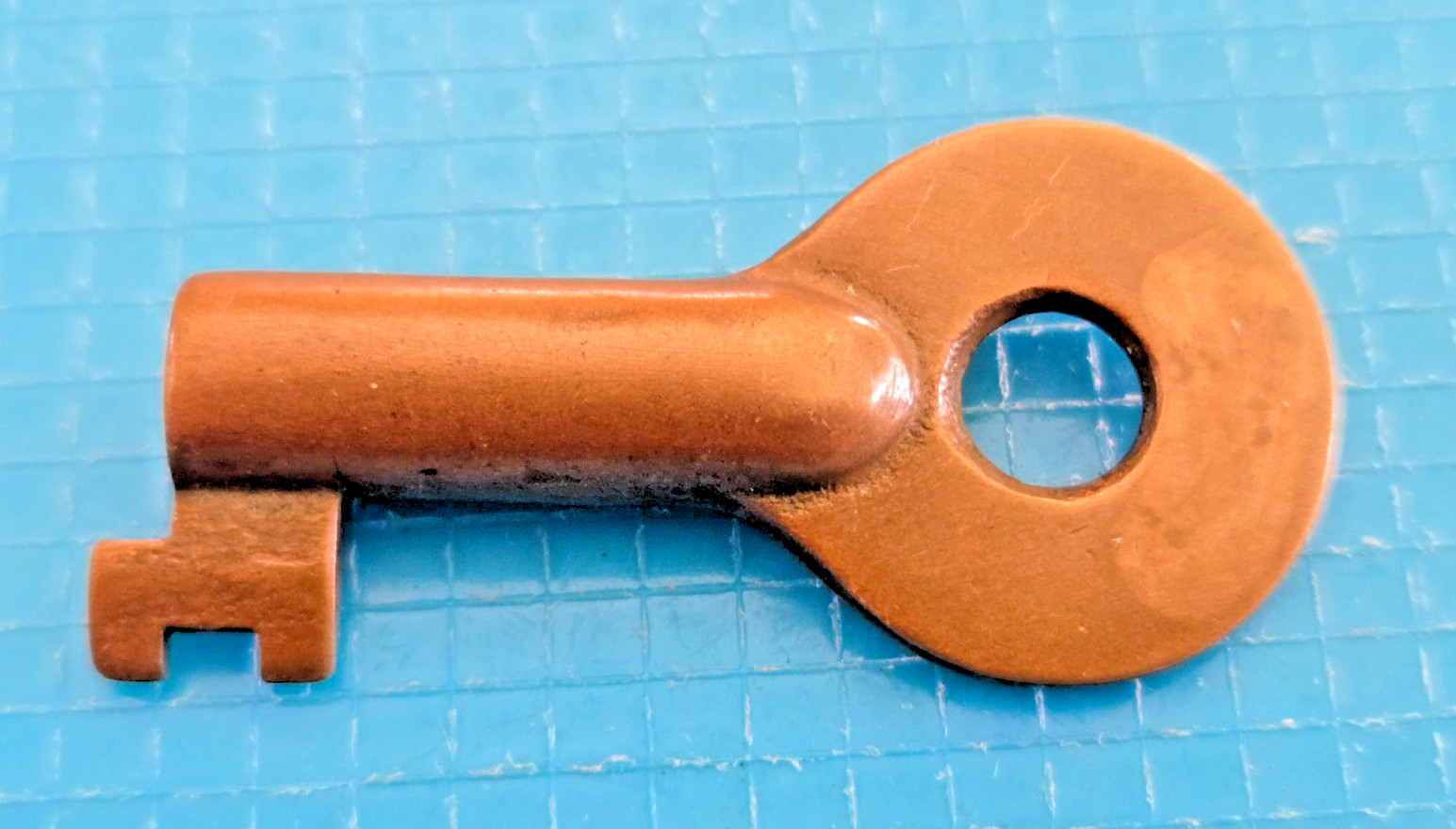 Vintage Brass Hollow Barrel Key ~ Unmarked