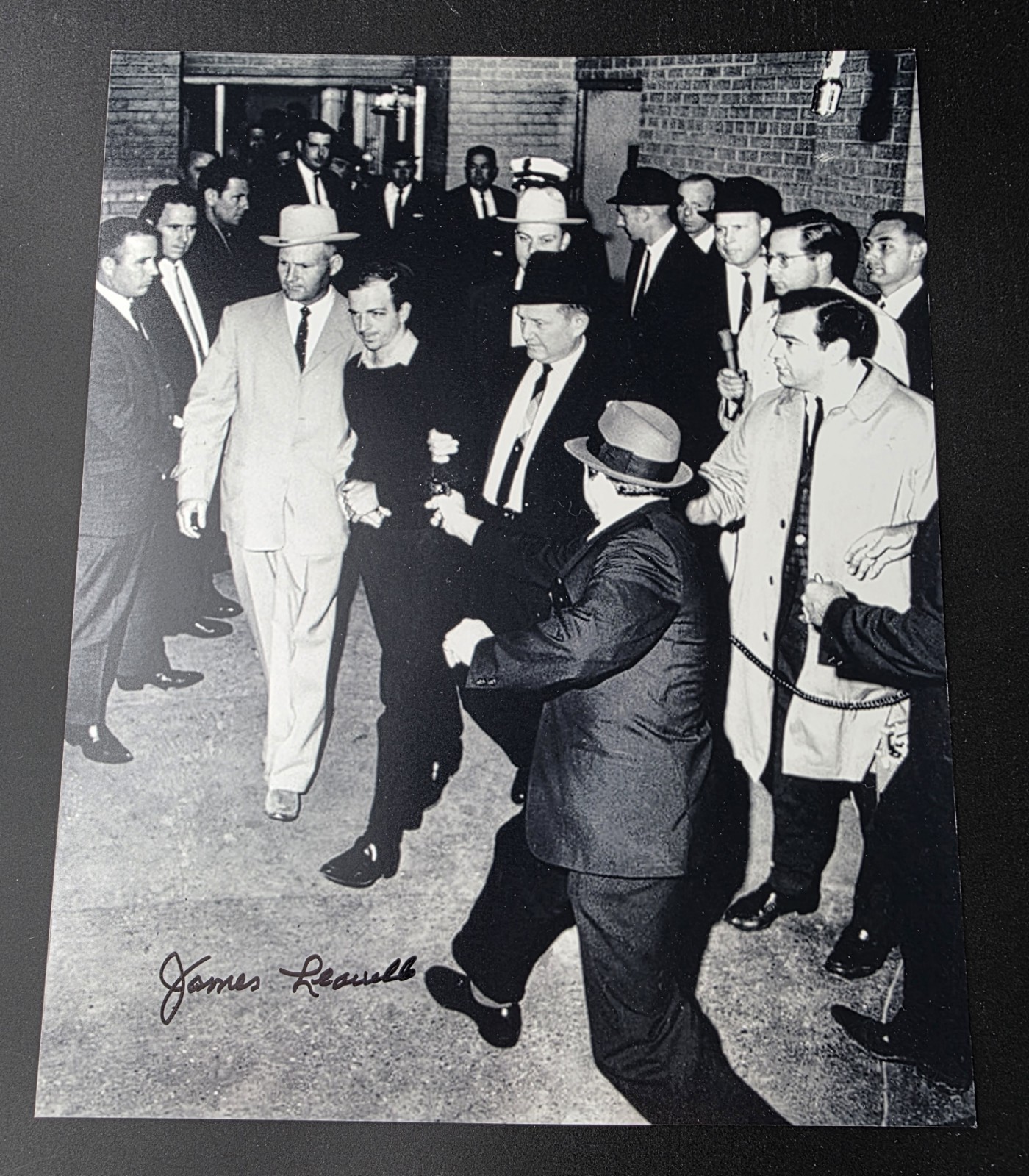 JAMES LEAVELLE SIGNED PHOTO JACK RUBY SHOOTS LEE HARVEY OSWALD JOHN F KENNEDY JAMES LEAVELLE SIGNED PHOTO JACK RUBY SHOOTS LEE HARVEY OSWALD JOHN F KENNEDY