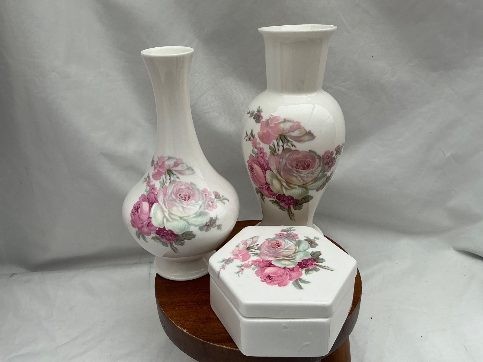 Vintage Royal Heritage Fine Bone China Trinket Box ,Bud Vase & Vase Pink Flowers Vintage Royal Heritage Fine Bone China Trinket Box ,Bud Vase & Vase Pink Flowers