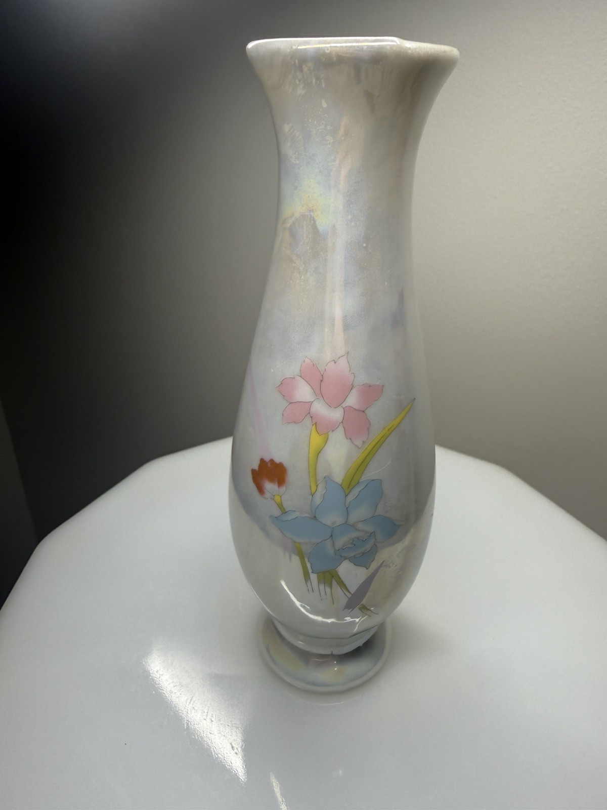 Iridescent Bud Vase Vintage Floral Taiwan 8”