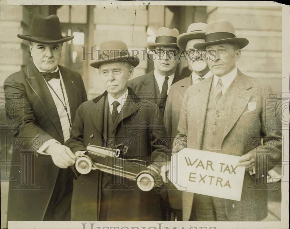1926 Press Photo Senators celebrate Auto Tax Reduction after Midnight Session