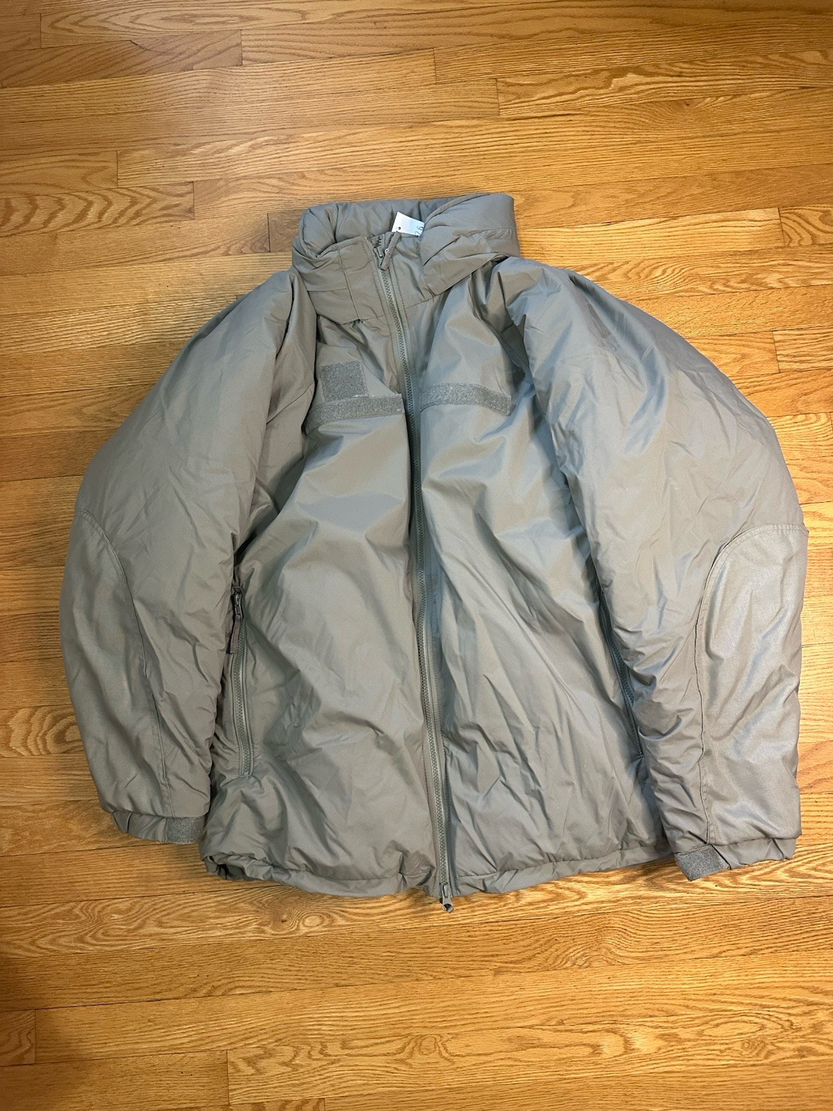 NWT Men’s USGI ECWCS Gen III Level 7 Extreme Cold Weather Parka Large Regular NWT Men’s USGI ECWCS Gen III Level 7 Extreme Cold Weather Parka Large Regular