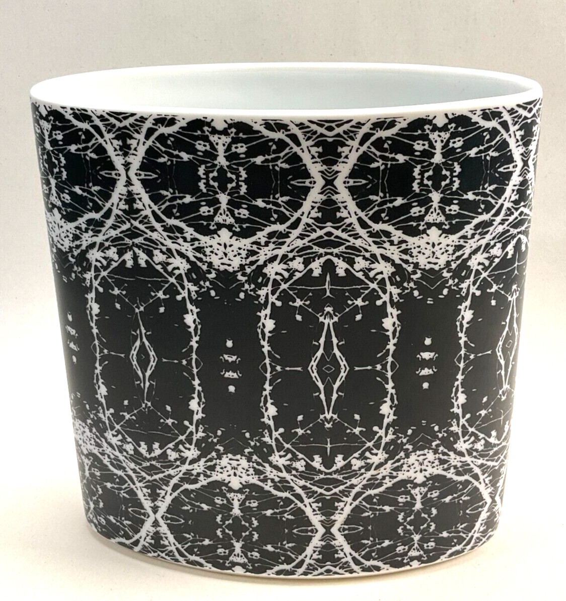 Eschenbach Porzellen Bavaria MCM Pop Art Black White Vase 6 1/2\