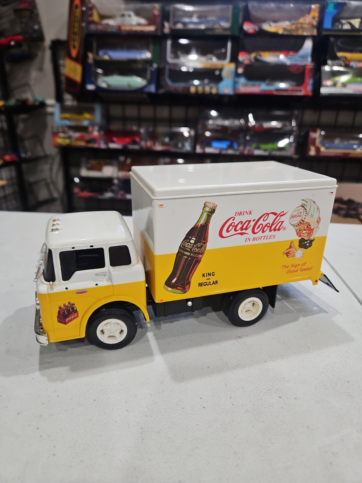 Coca-Cola (ERTL) - 1958 C-800 Delivery Truck -1:25 Scale 🇺🇸 USED NICE SHAPE 