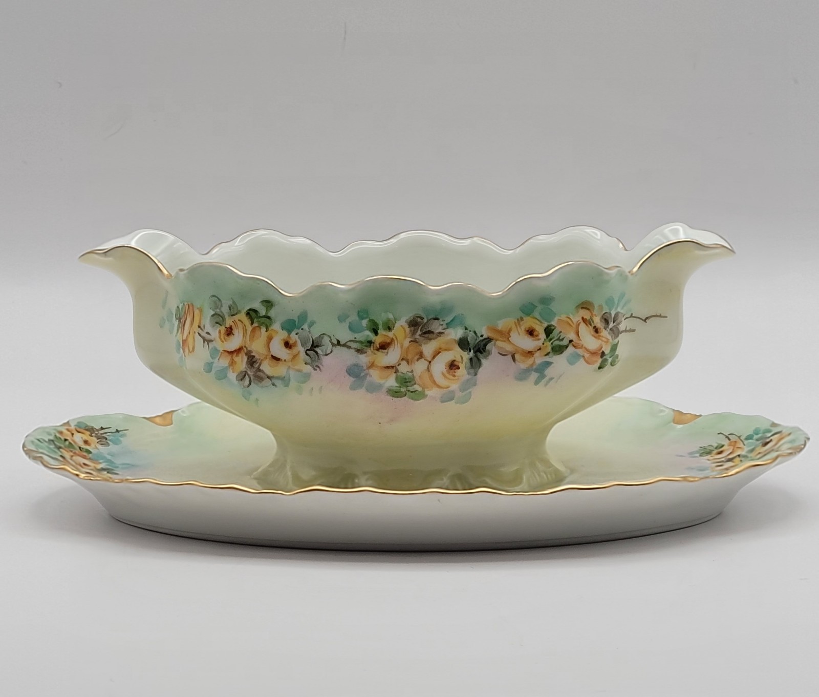 Vtg Haviland France Handpainted Gravy Boat Attached Underplate Gold Accents 9x6 Vtg Haviland France Handpainted Gravy Boat Attached Underplate Gold Accents 9x6