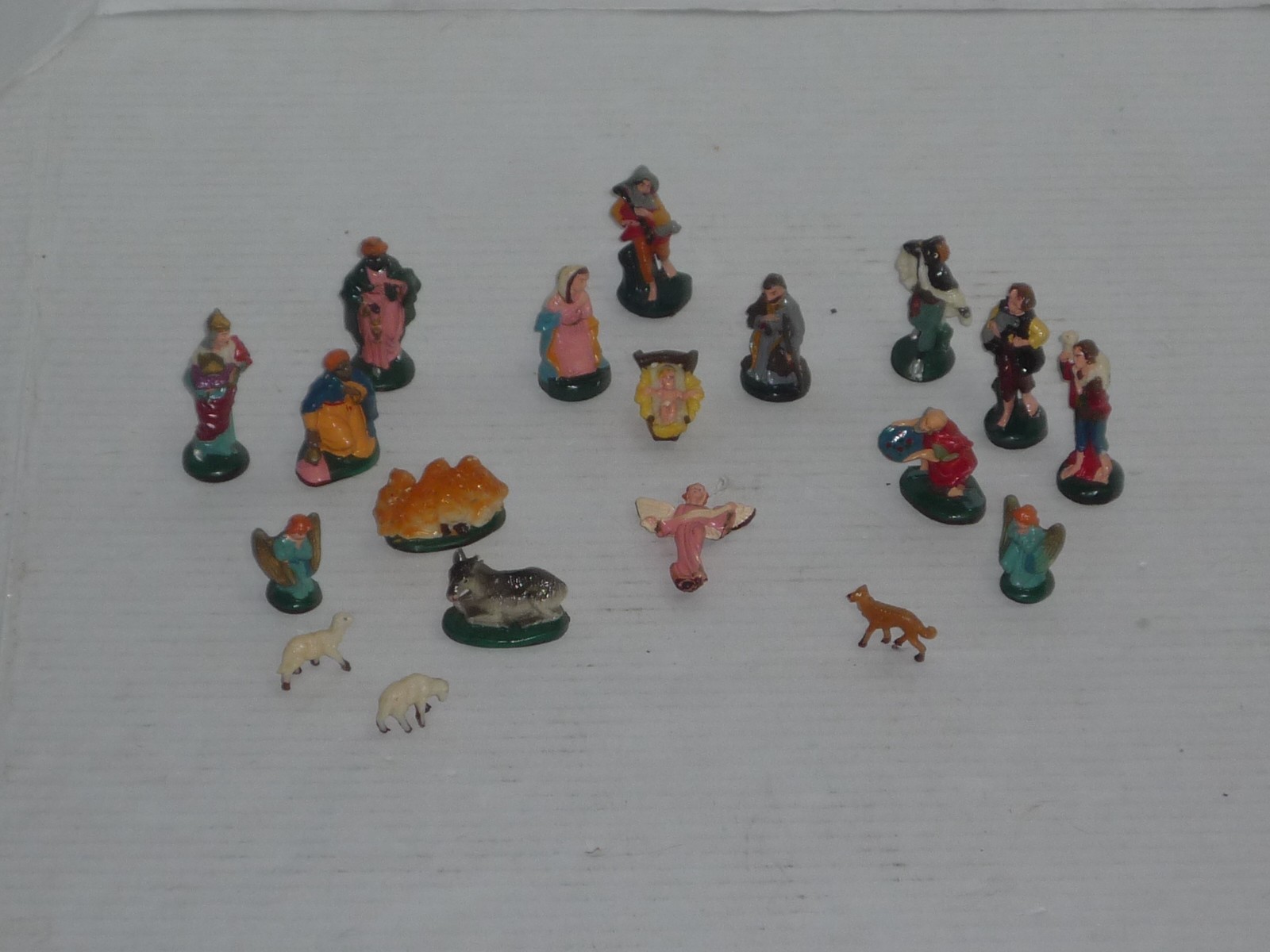 VINTAGE MARKED F L HONG KONG MINI MINIATURE (19) PIECE PLASTIC NATIVITY SET VINTAGE MARKED F L HONG KONG MINI MINIATURE (19) PIECE PLASTIC NATIVITY SET