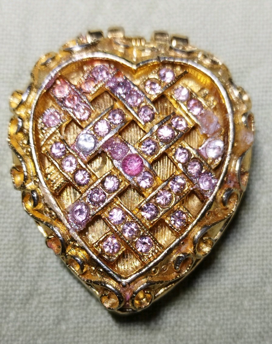 VTG Schiaparelli Shocking Solid Cream Perfume Heart Pendant Locket Rhinestone
