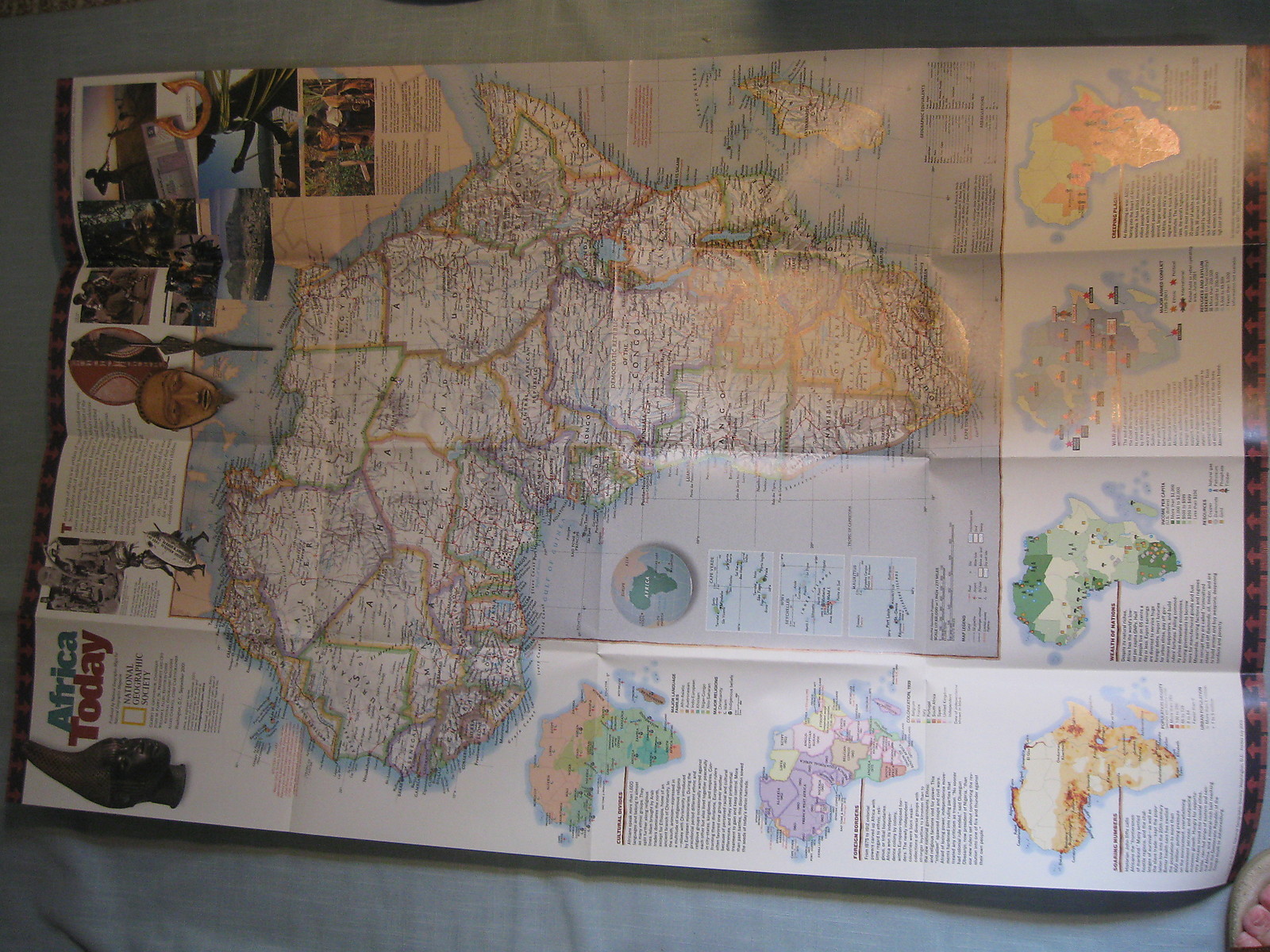 AFRICA\'S NATURAL REALMS + AFRICA TODAY MAP National Geographic September 2001