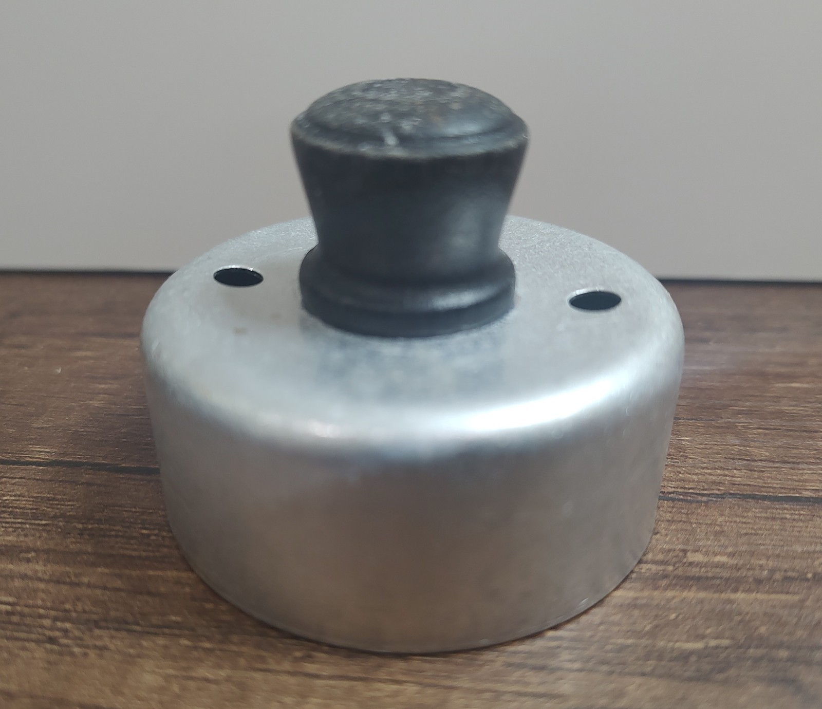 VTG Aluminum Biscuit Cutter W/Black Plastic Knob 2” Diameter A15