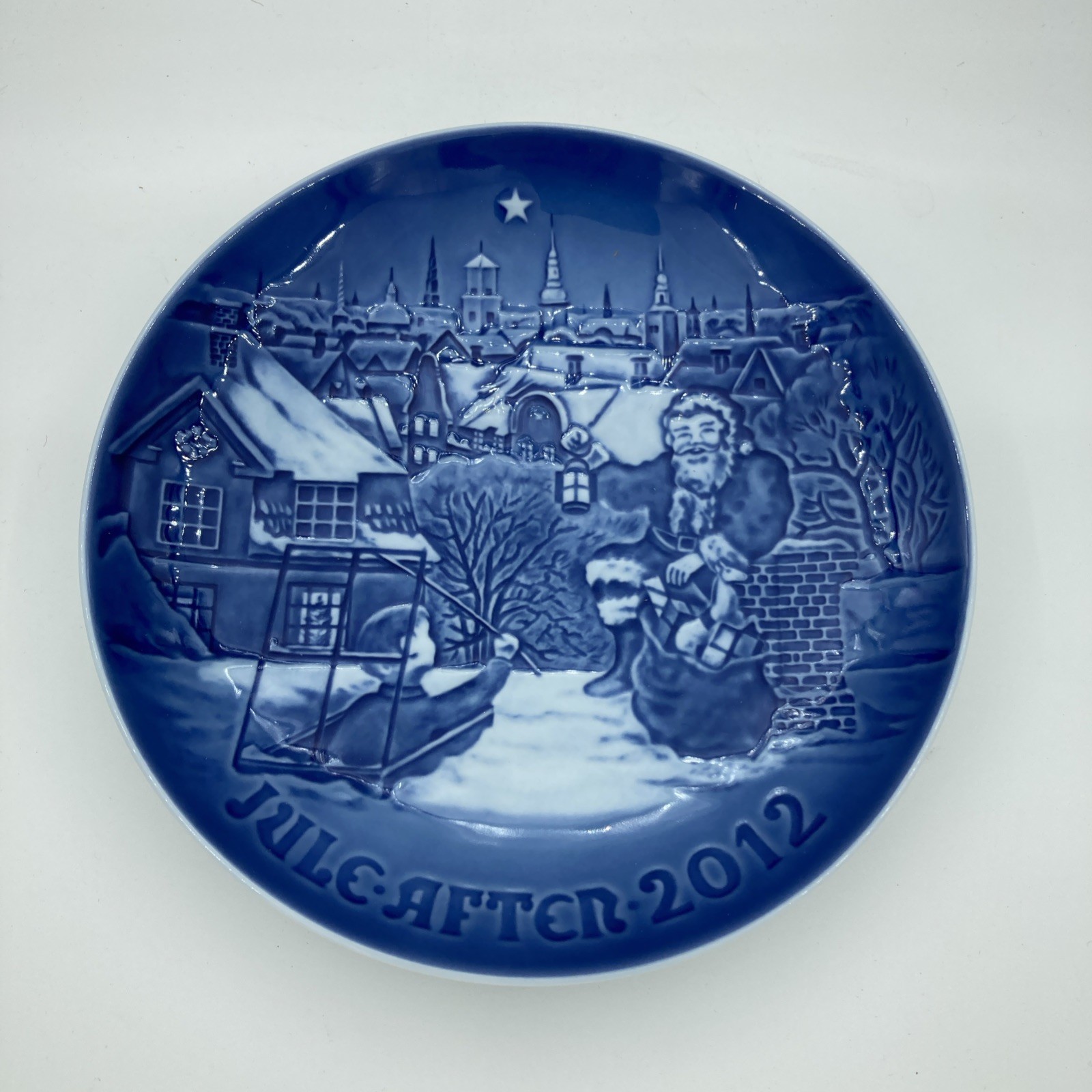 2012 Bing Grondahl Christmas Plate Visit From Santa Claus Denmark