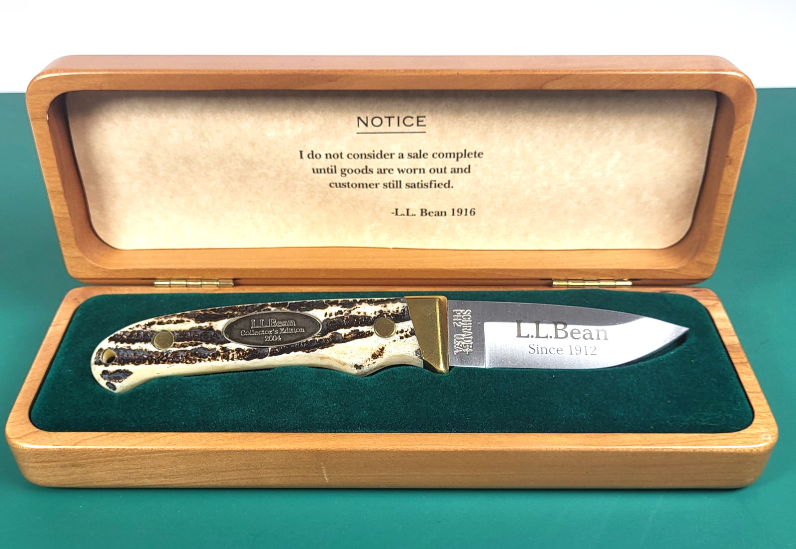 2004 Schrade USA, L.L. Bean  Drop-Point PH2 Fixed Knife Collectors Edition