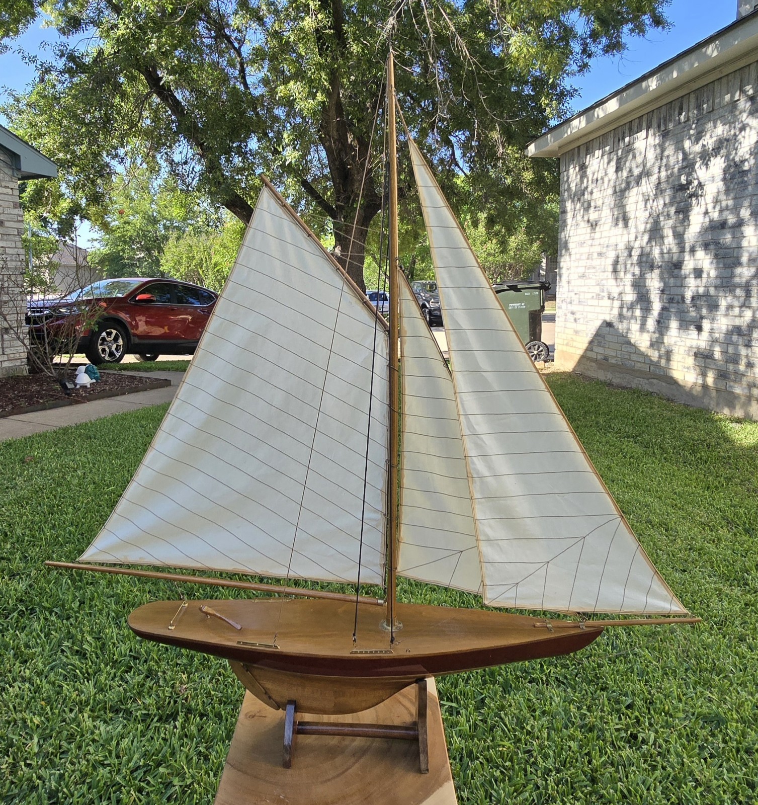 Vintage Authentic Models 1895 Cup Racer Defender Wooden Sailboat Yacht w/ Stand
