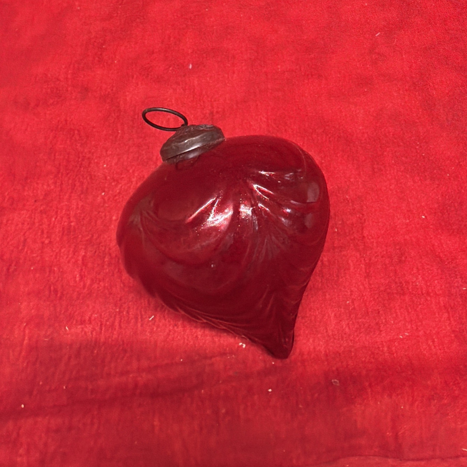VINTAGE KUGEL GLASS CHRISTMAS ORNAMENT TEARDROP SHAPE (t75)