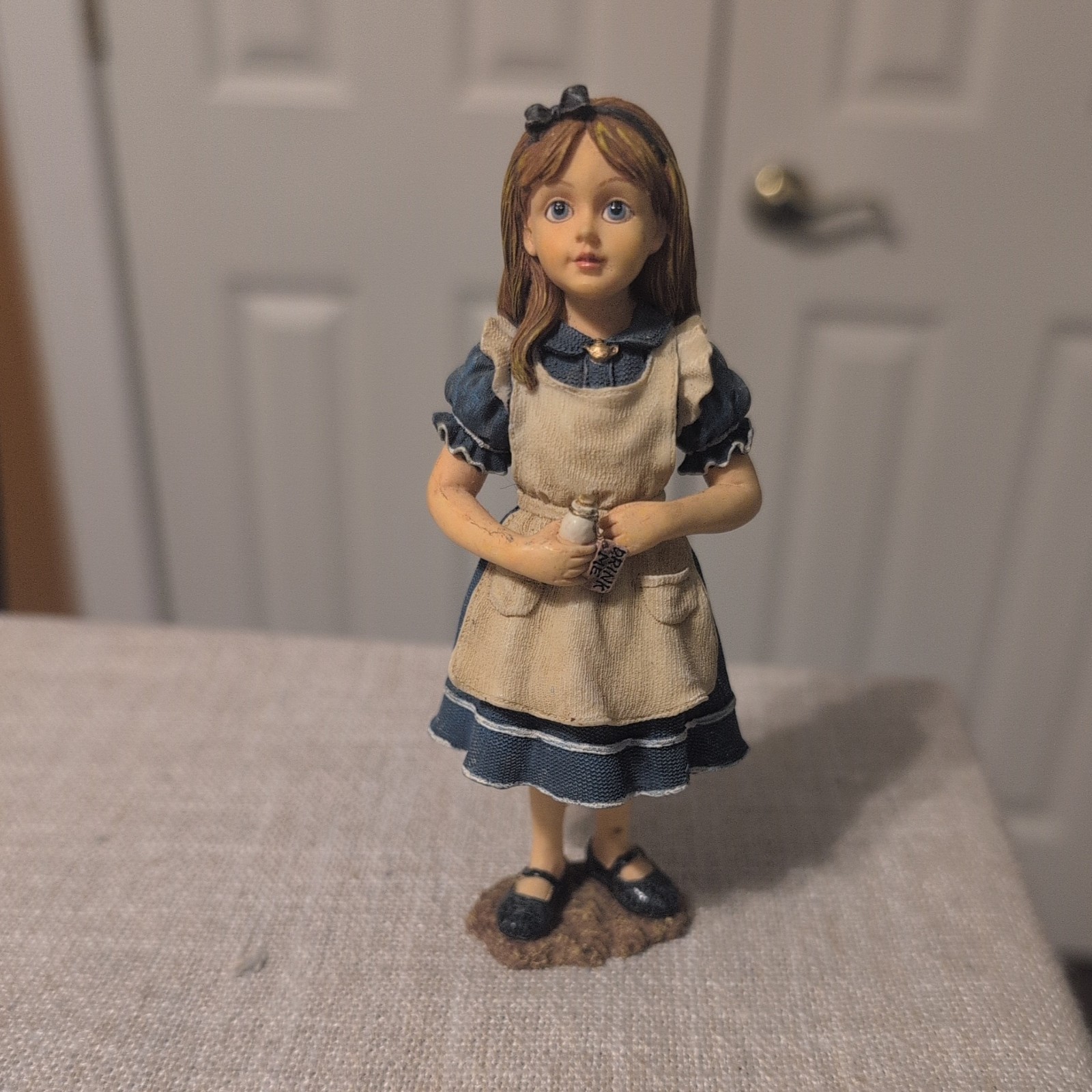 Boyds Bears And Friends 2002 Alice In Wonderland Drink Me