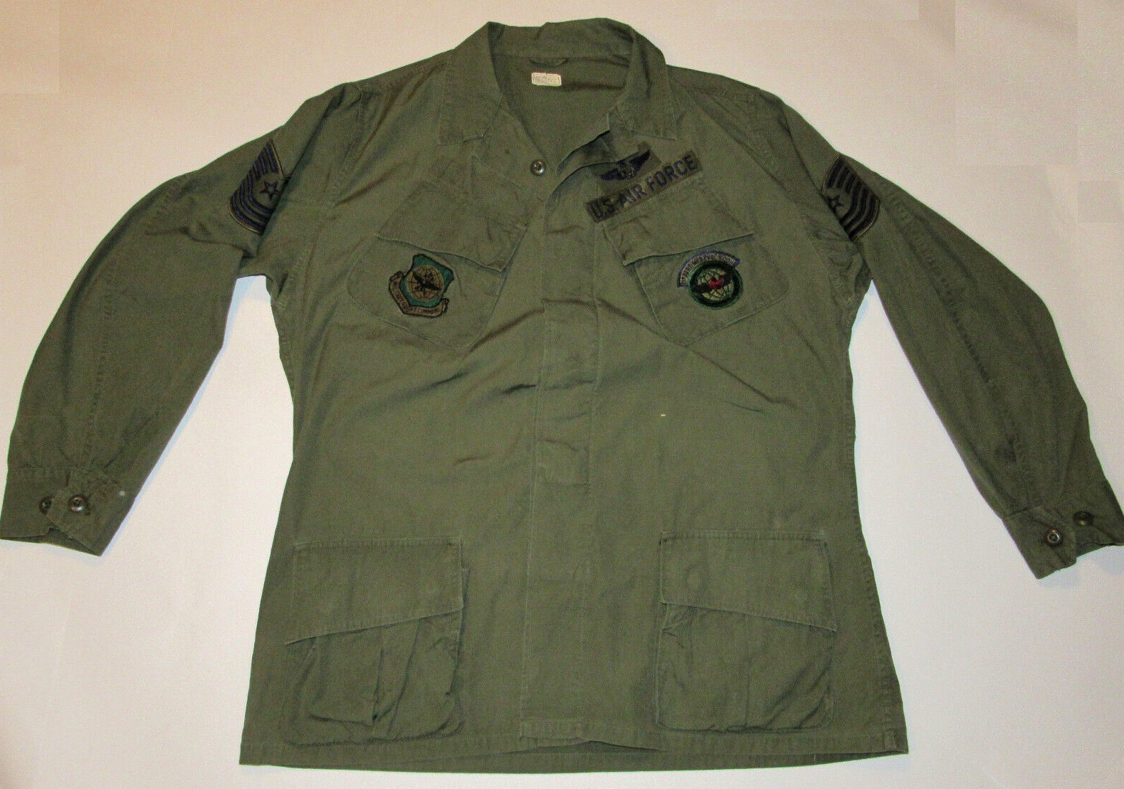 VTG US ARMY/USAF SLANT POCKET SHIRT MASTER SERGEANT/AIRLIFT/MED EVAC PATCHES L