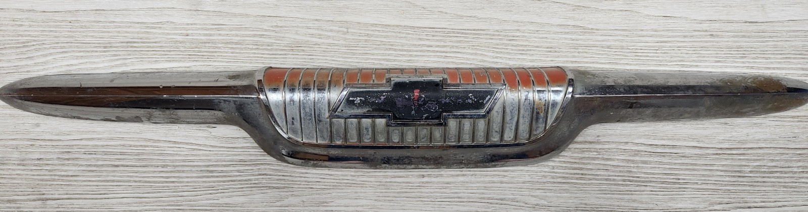 1956–1957 Chevrolet Task Force truck hood emblem MEASURES 30' (GM part #3725689) 1956–1957 Chevrolet Task Force truck hood emblem MEASURES 30' (GM part #3725689)