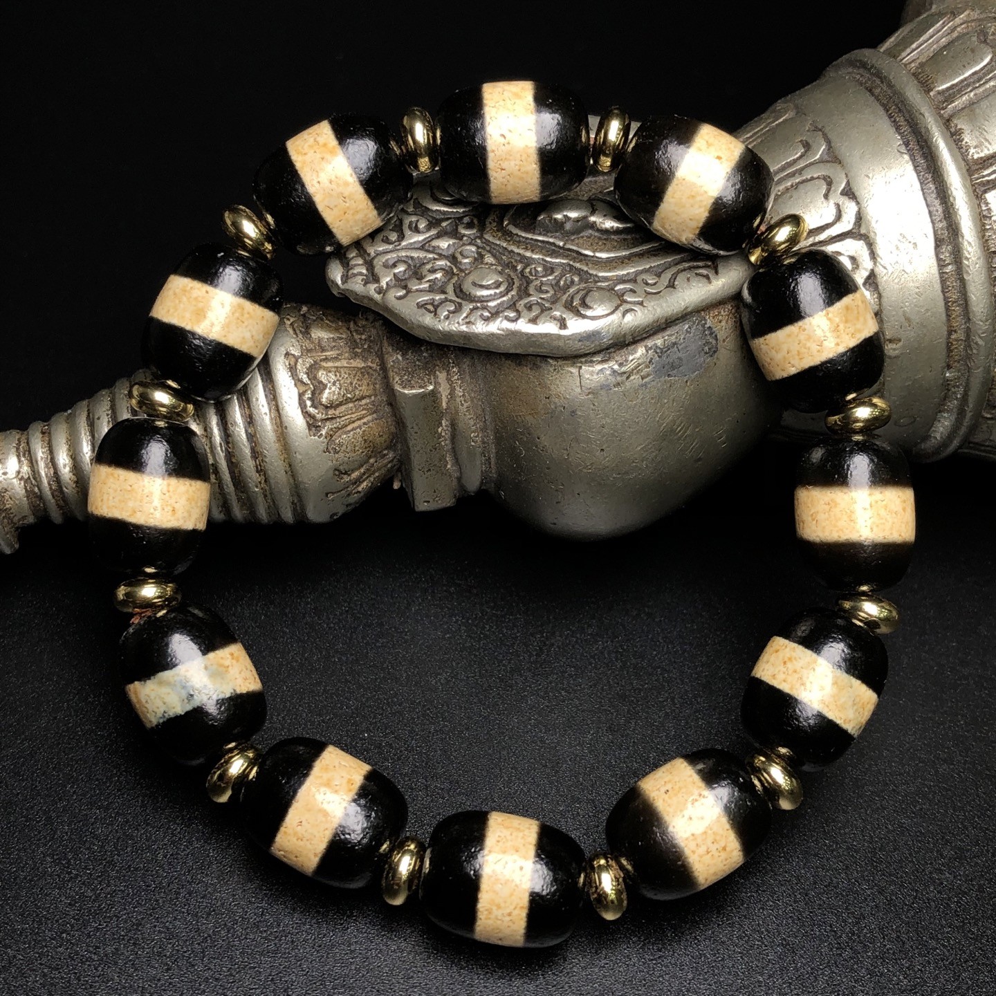 Tibet Returned Old One-Line Medicine-Master Bead Bracelet Rare  A307