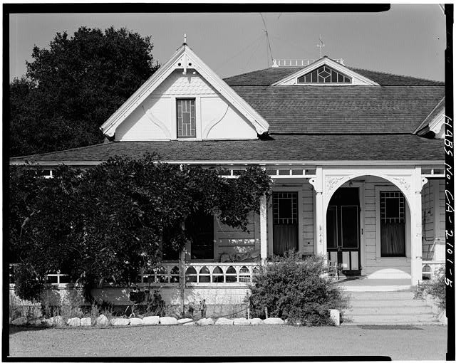 Photo:Morgan Hill CA Villa Miramonte Front Porch Gable 1900s House