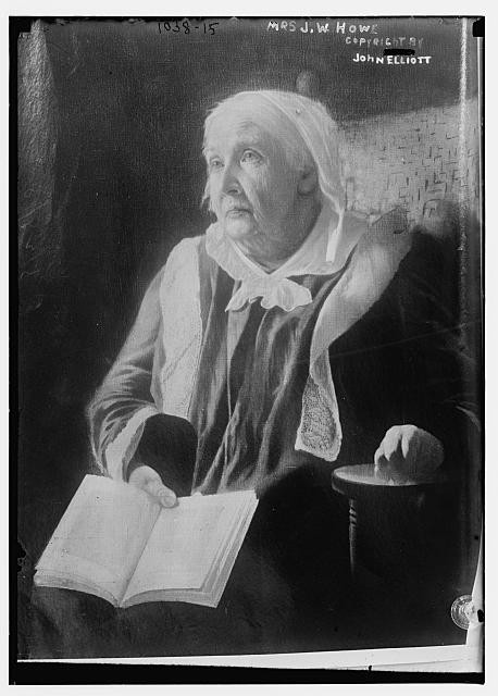 Photo:Mrs J W Howe with Book 1910 Portrait Reading