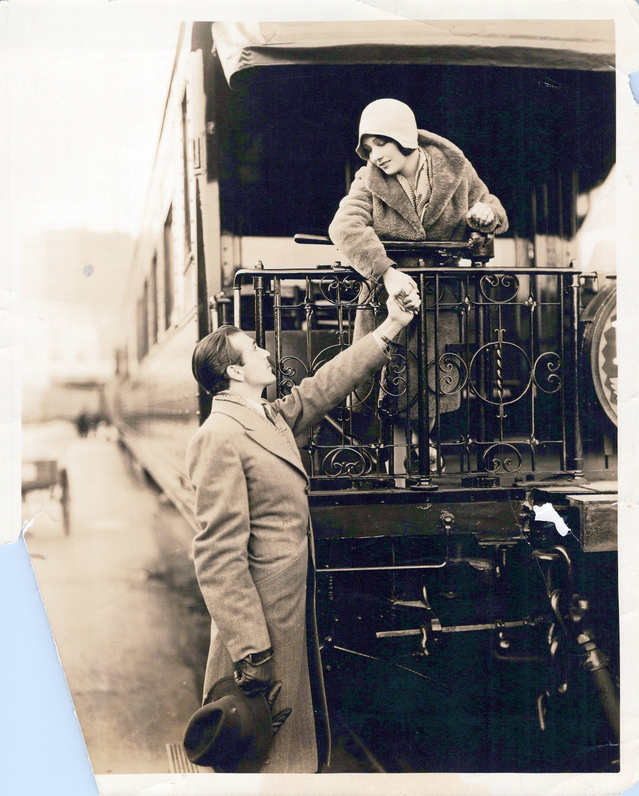HOLLYWOOD Gary Cooper Says Good Bye to Lupe Velez Boarding Train 1929 PHOTO MA46