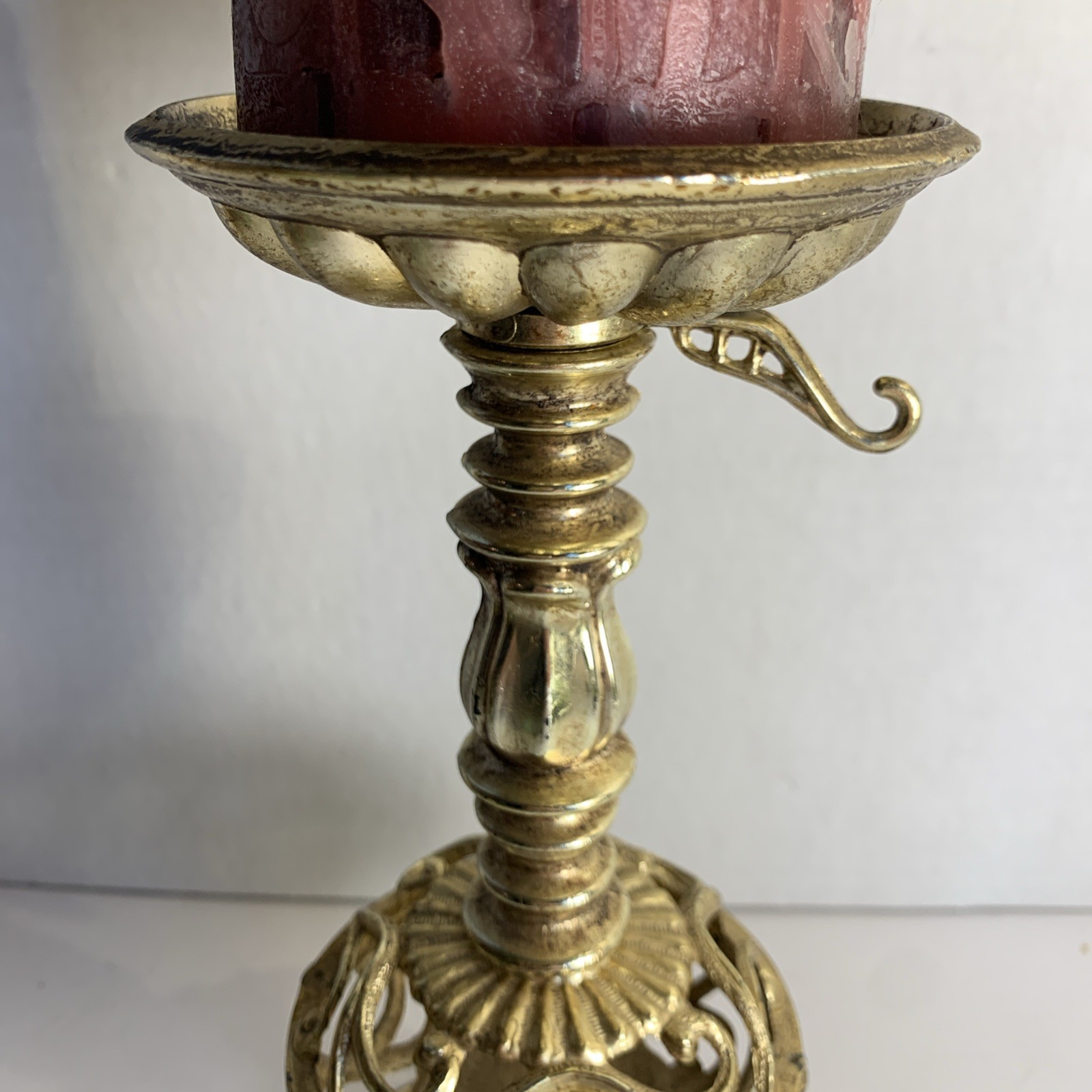 Vtg Hollywood Regency Gold Toned Metal Ornate Pillar Candleholder 9” Opulent 