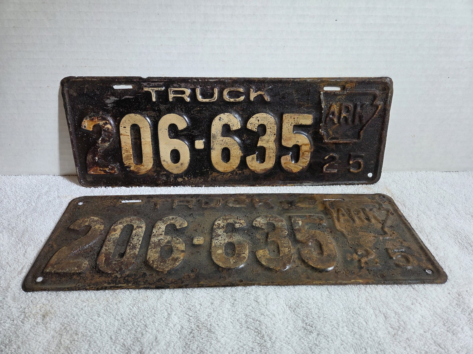Vintage 1925 Arkansas Truck License Plate Pair