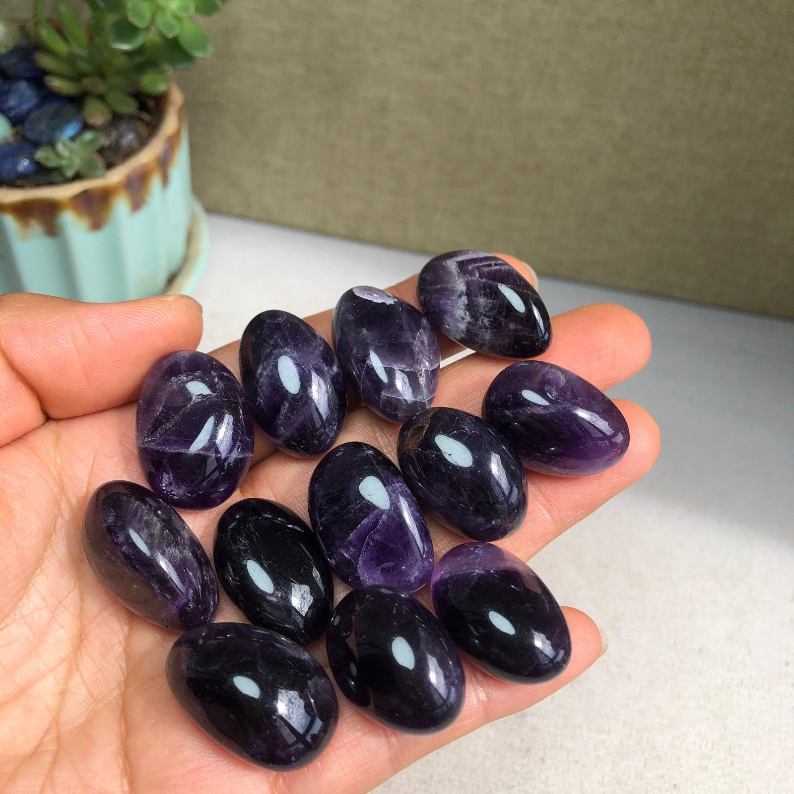 12pcs Natural Dream Amethyst semi-precious purple Crystal specimens 102g A6008