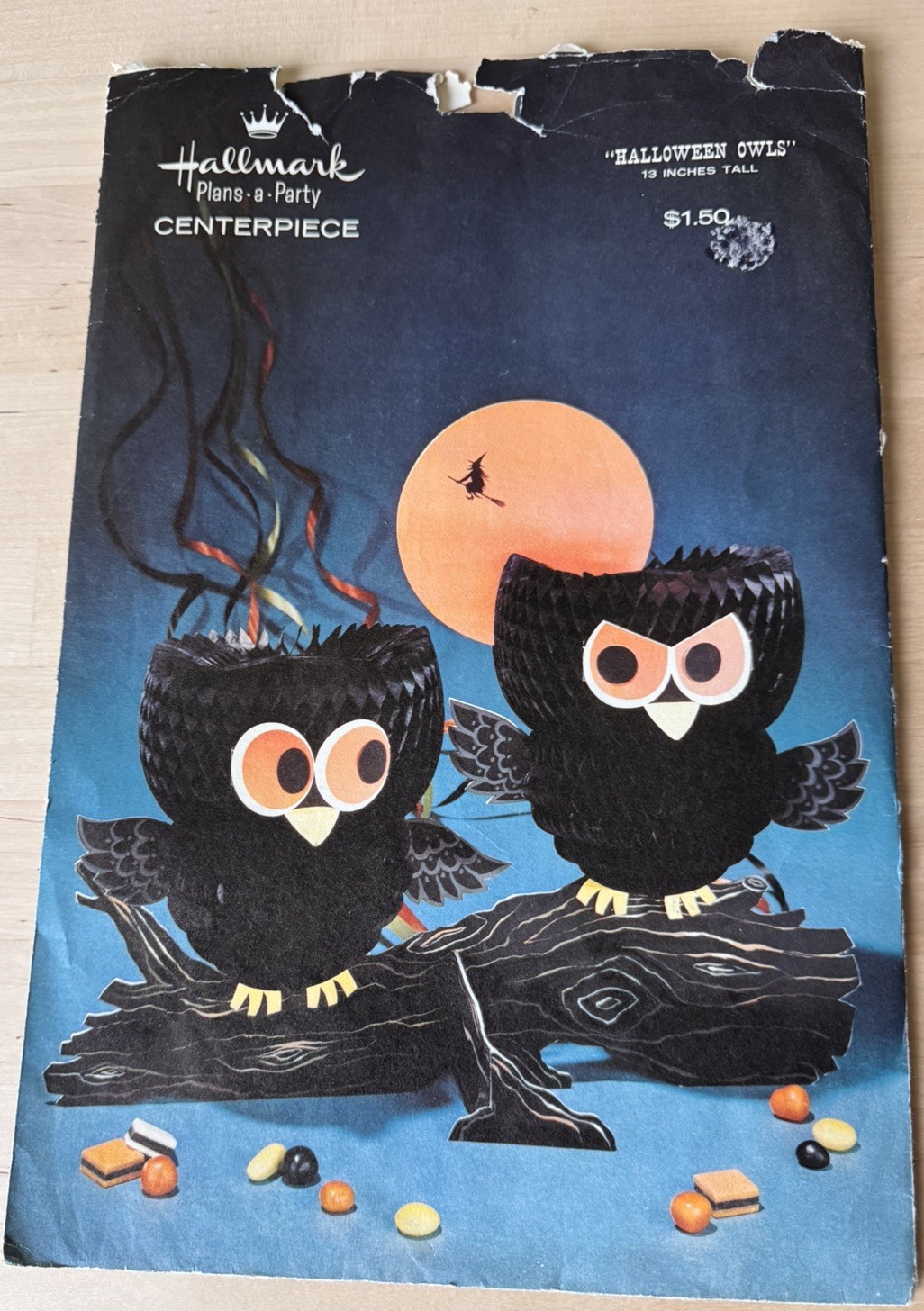 Hallmark Halloween Owls Centerpiece - 13” Tall Honeycomb 1970’s 