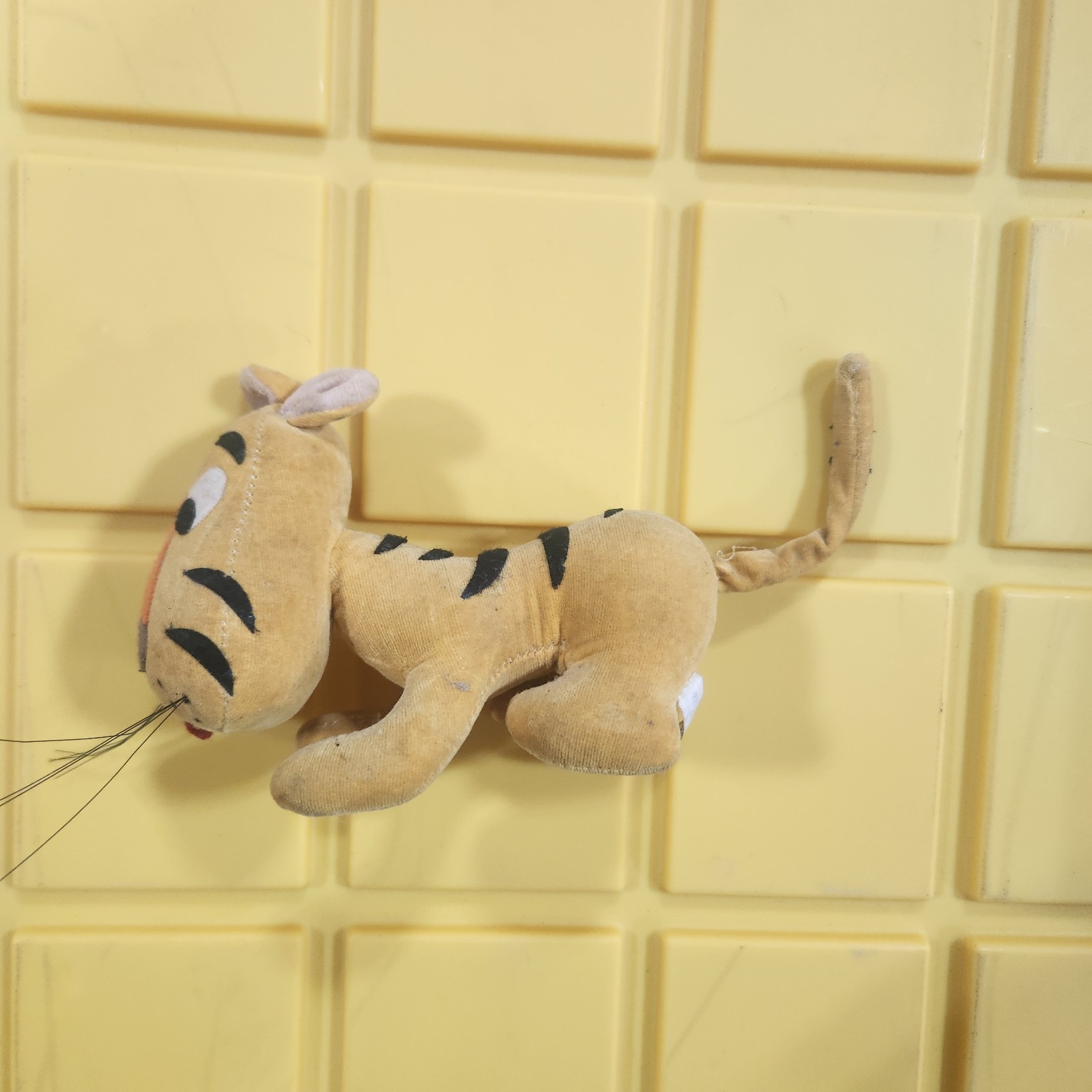 Walt Disney Productions Winnie the Pooh Tigger Tiger Sawdust Animal Japan J27