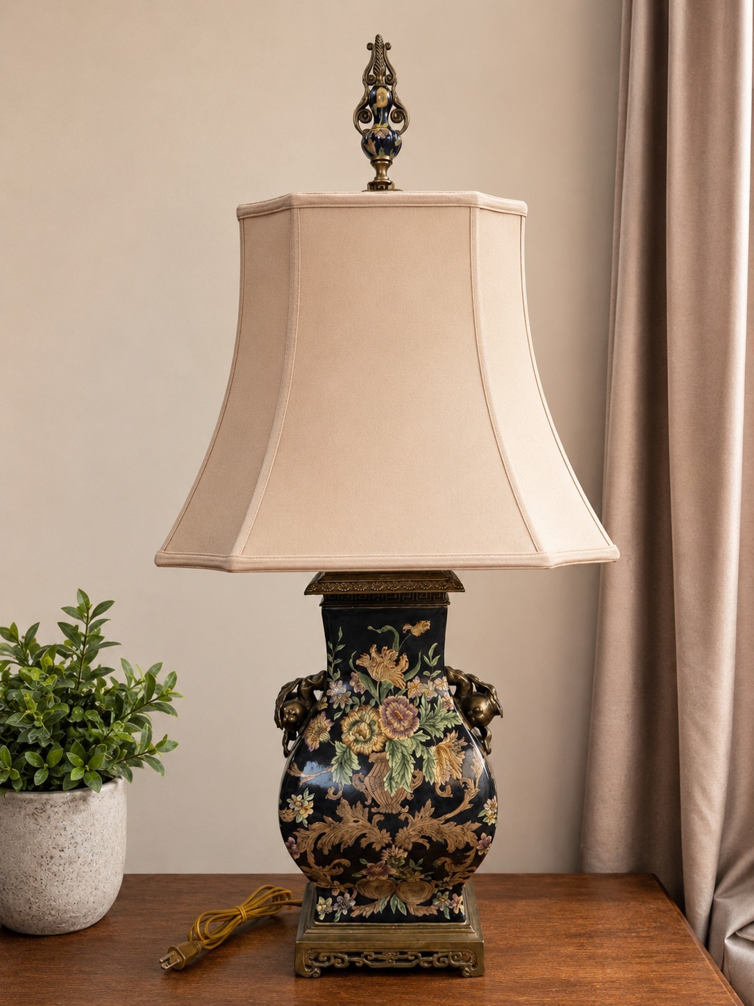 Castilian Imports 25067/BNB Floral Chinoiserie Table Lamp Porcelain Bronze Tone 