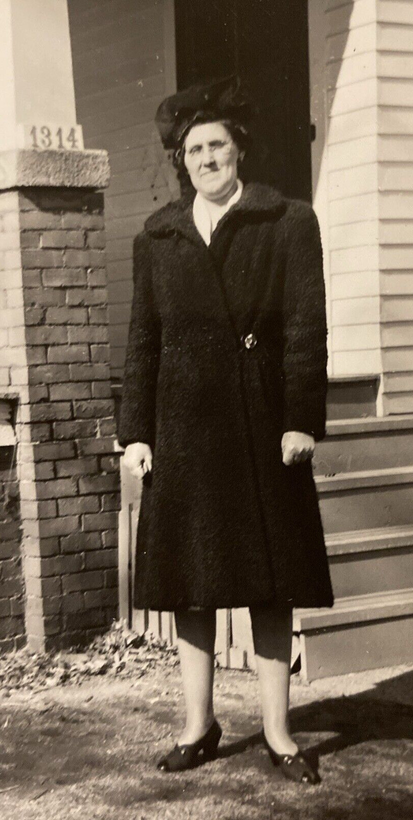 1920s-1930s Older Woman Lady Grandmother Fashion Fur Coat Original Photo P11j28