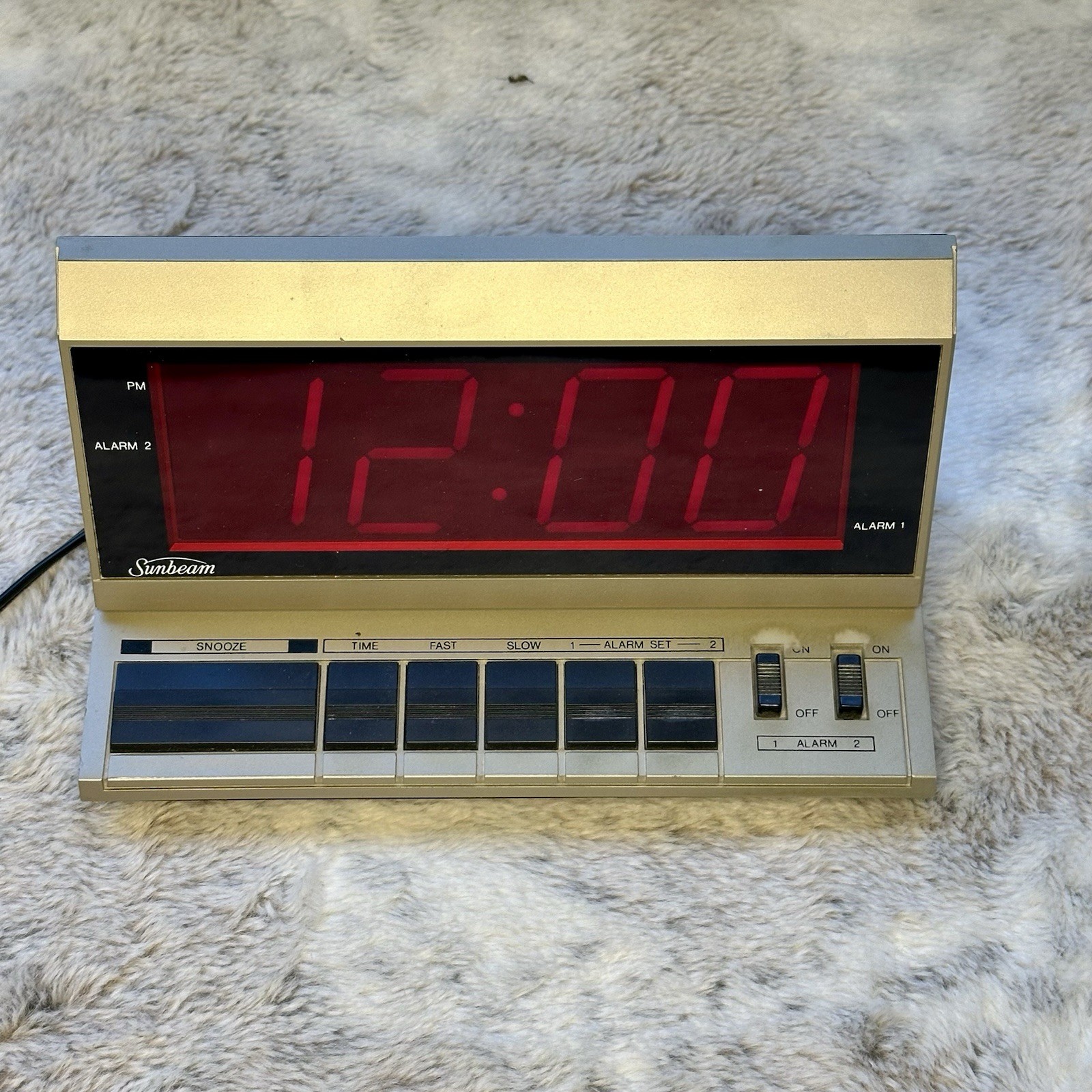 Sunbeam Electric Digital LED Dual Alarm Clock with Snooze #887-36 Model WE38