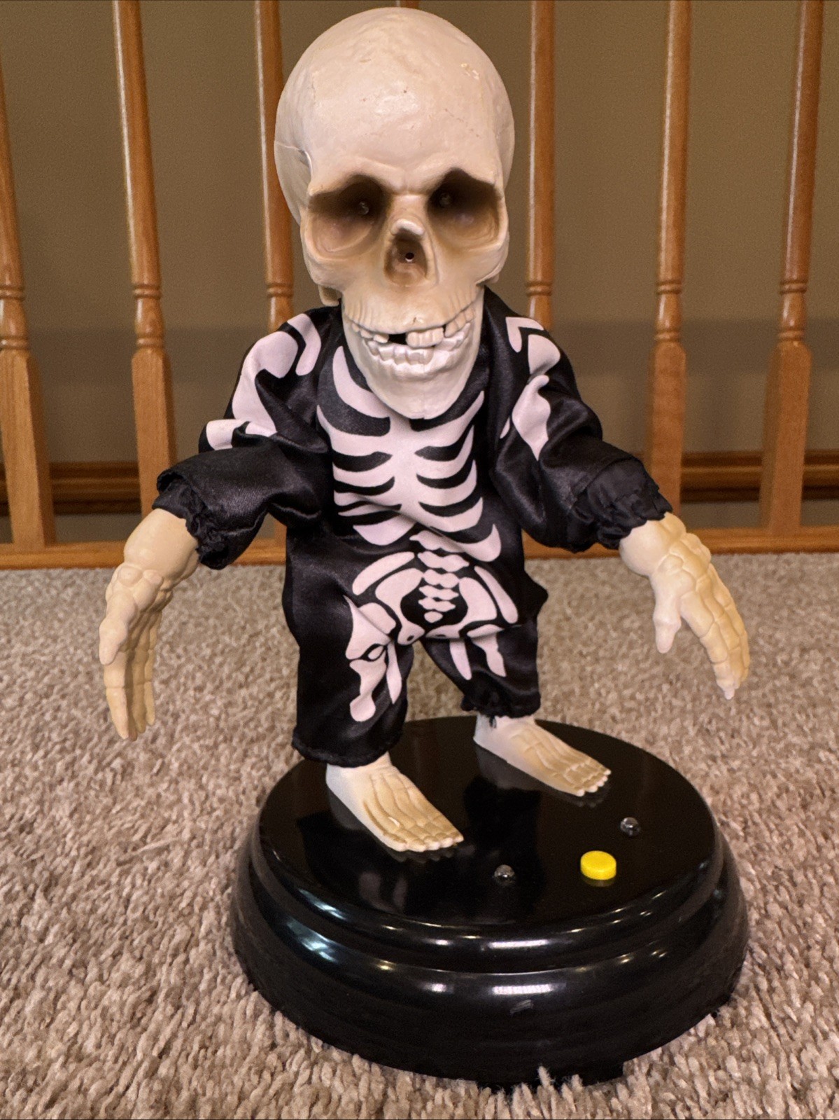 Rare Gemmy Groovin Ghoul Dancing Skeleton Grave Raver 9.5