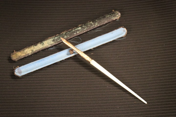 Antique Aikin Lambert & Co Mother Of Pearl Fountain Desk Pen NO. 4 (MIF001575) Antique Aikin Lambert & Co Mother Of Pearl Fountain Desk Pen NO. 4 (MIF001575)