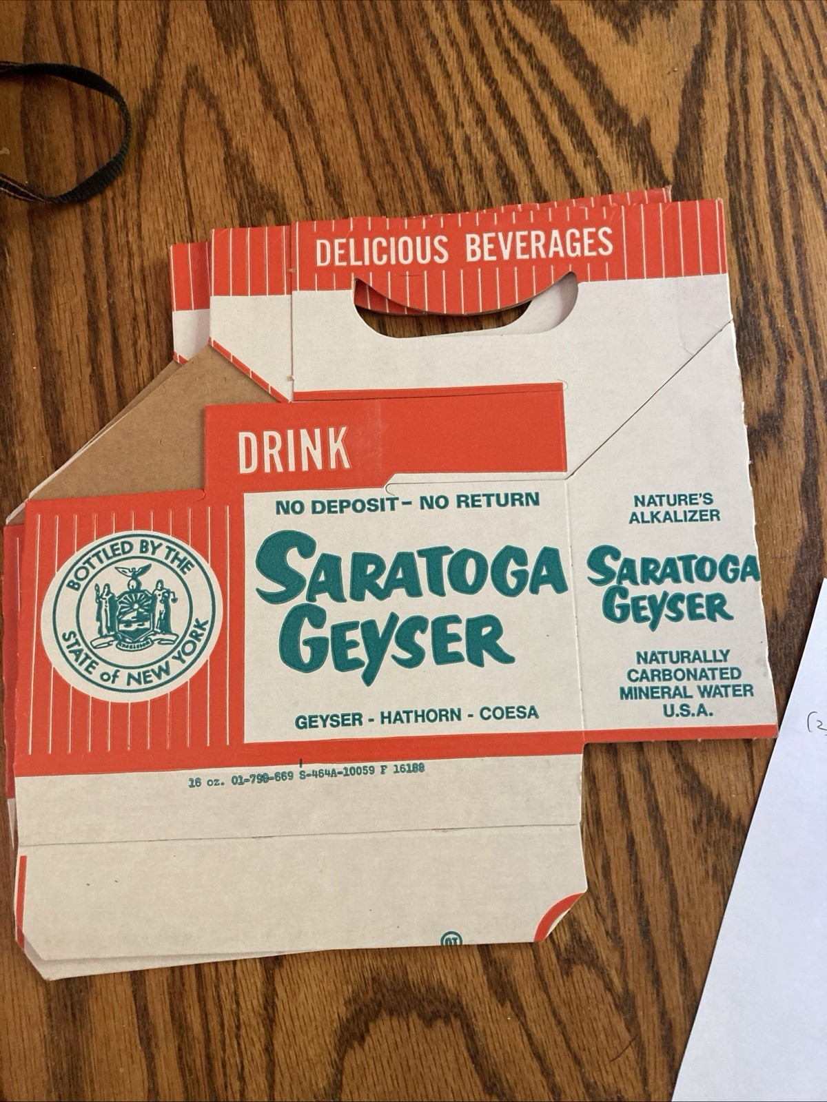 Vintage SARATOGA GEYSER Mineral Water Cardboard Carton 6-Pack Carrier NOS