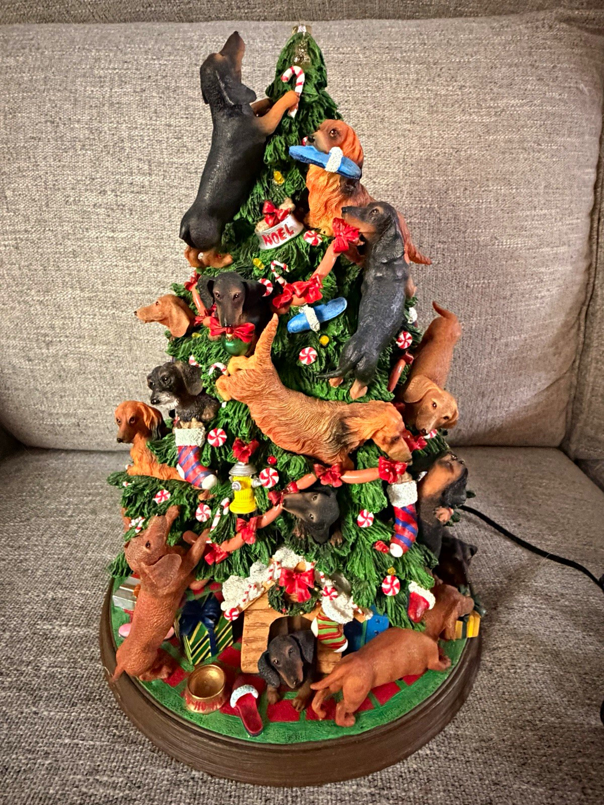 RARE The Danbury Mint Lighted Dachshund Christmas Tree Figurine WORKS,