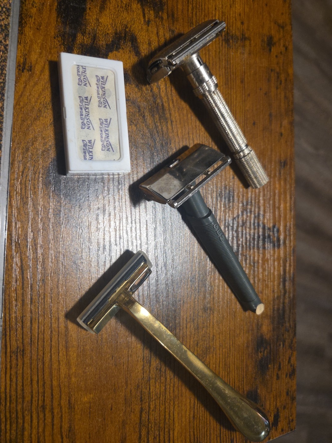 Vintage Razors Lot , Gillette , Gem, Gold Wilkinson Sword With Sticker & Blades Vintage Razors Lot , Gillette , Gem, Gold Wilkinson Sword With Sticker & Blades