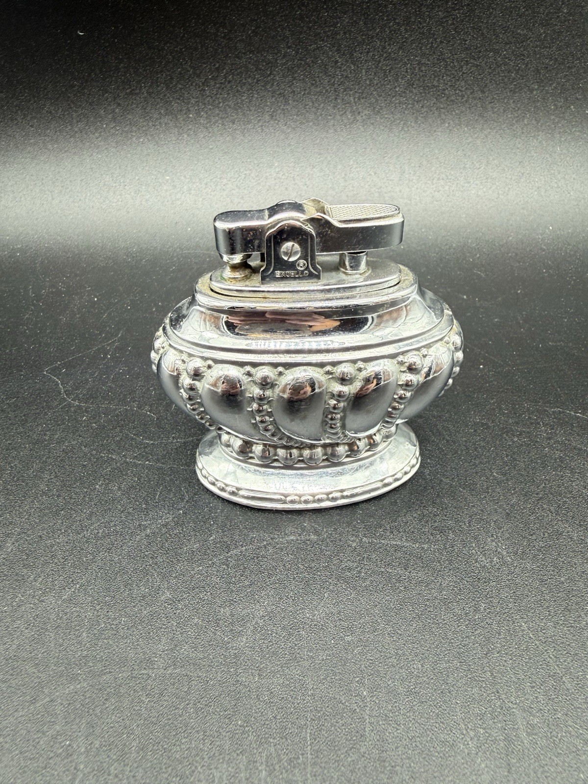 Vintage Excello Ornate Beaded  Oval Crown Design Table Lighter Japan Untested