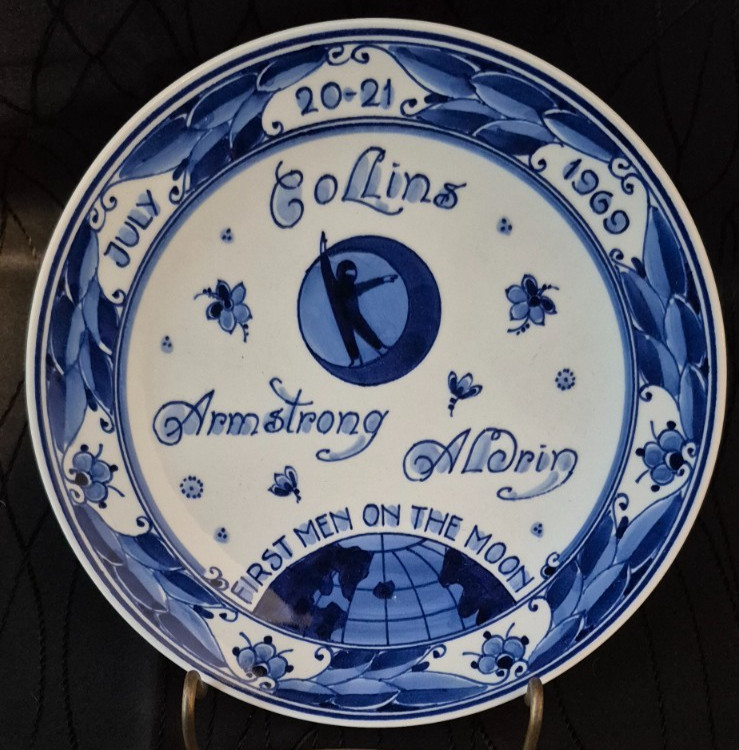 VTG 1969 Royal Delft Apollo 11 Plate First Men On The Moon Delft Blue Plate VTG 1969 Royal Delft Apollo 11 Plate First Men On The Moon Delft Blue Plate