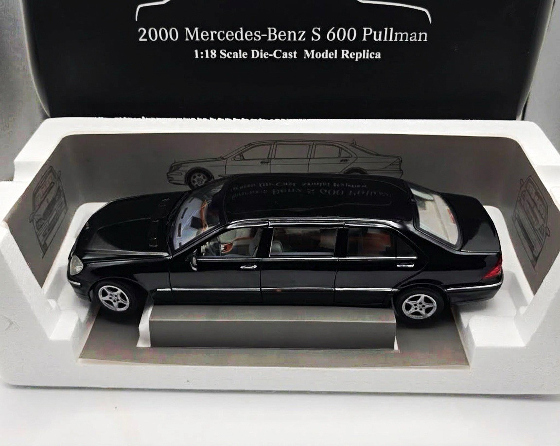 Mercedes-Benz 2000 S 600 Pullman 1:18 Scale Die-Cast Model Car, Black w/ Box