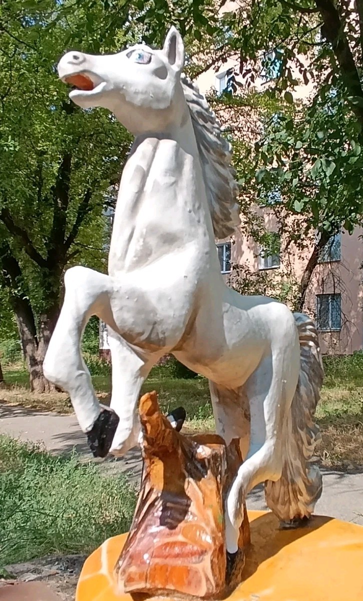 Vintage ORIGINAL Majestic Hand Carved Wooden Stallion Horse Statue
