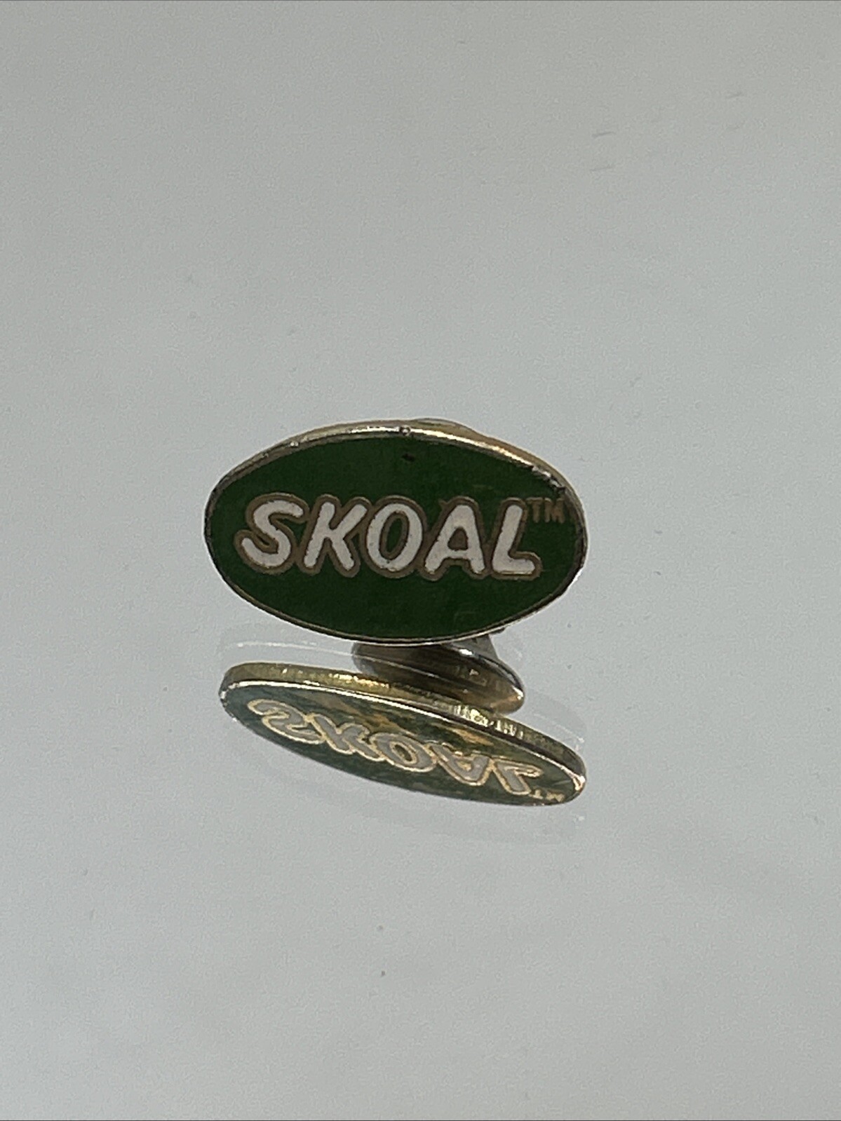 Vintage Green Oval Skoal Chewing Tobacco Pin Lapel Hat Backpack Pin Tie Tack Vintage Green Oval Skoal Chewing Tobacco Pin Lapel Hat Backpack Pin Tie Tack